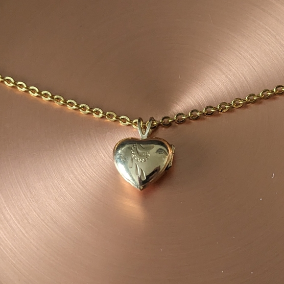3/$30 Gold heart locket necklace - Picture 1 of 6